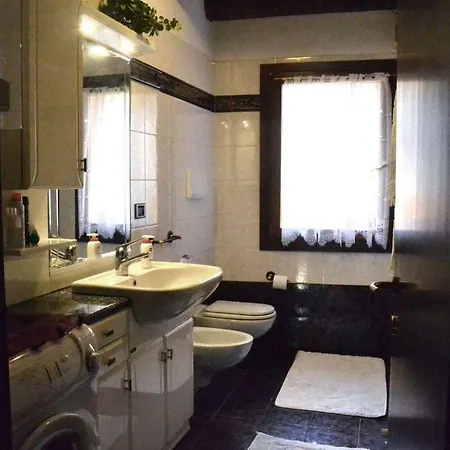 Relaxing Venetian Flat * البندقية