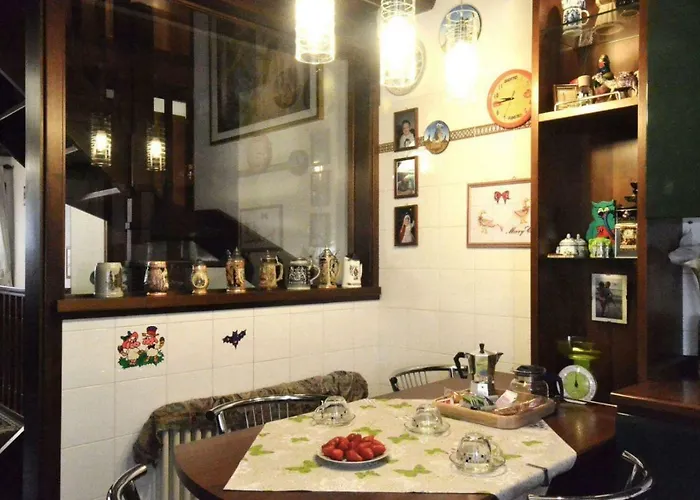 Relaxing Venetian Flat *